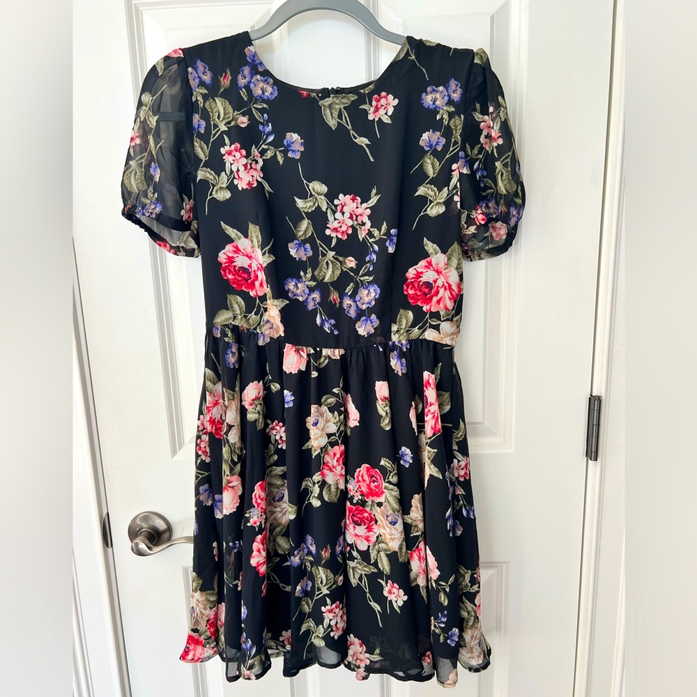 Shop the Trends Black Floral Dress- Size Medium